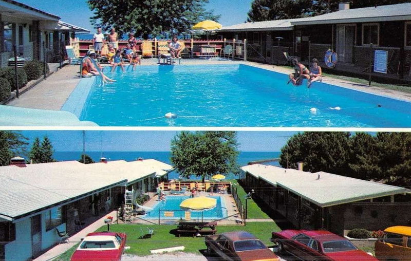 Beachcomber Motel & Apartments - Old Postcard Beachcomber (newer photo)
